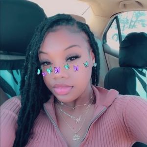 Meet your Posher, Adriana